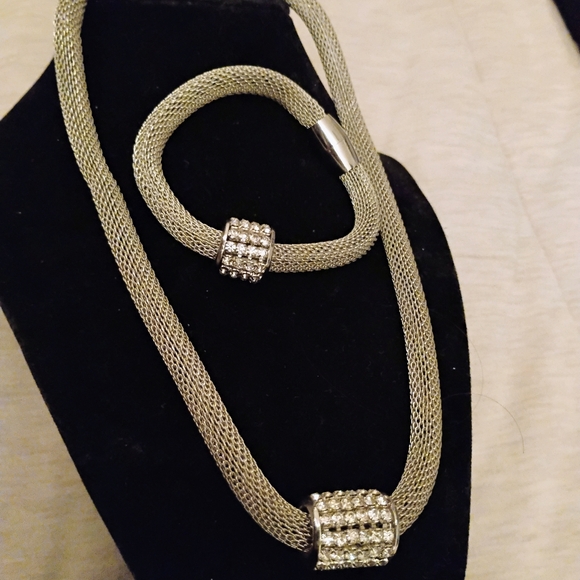 Vintage Anne Klein Jewelry Set - Picture 6 of 7